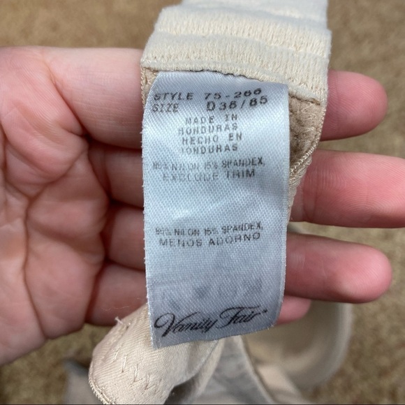 Vanity Fair Nude Bra 28D - Picture 2 of 3